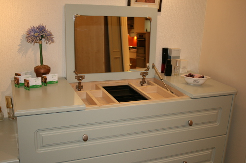 Lift Up Mirror Lid And Jewelry Drawer