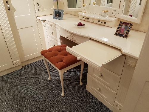 Pull Out Dressing Table