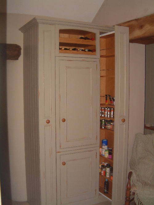 Pull Out Tall Pilaster Unit
