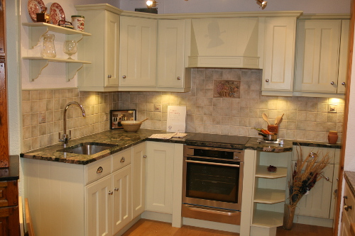 Traditional Kitchen With Granite Worktop