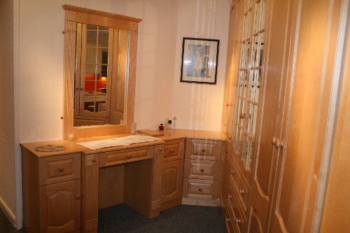 Pilastered-Mirror Above Vanity Unit