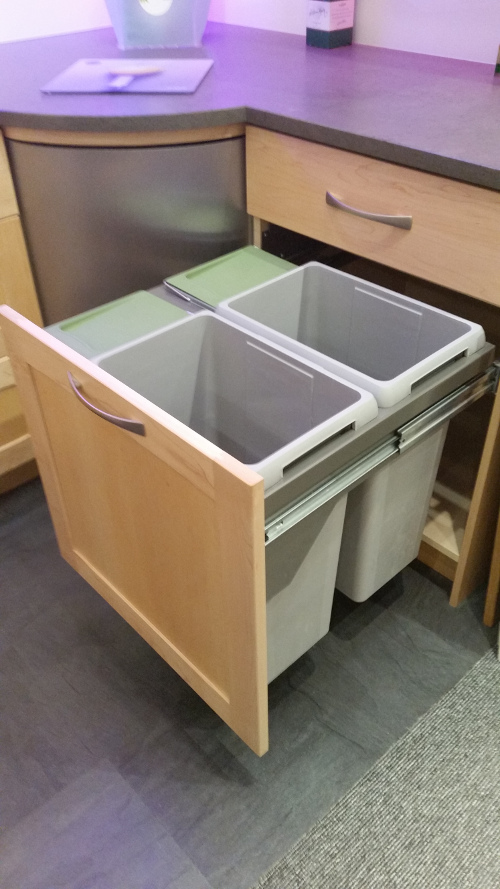 Pull Out Waste Bin