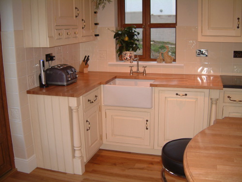 Traditional White Ceramic Belfast Sink